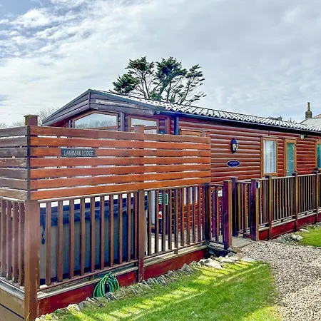 Bossiney Bay Holiday park *